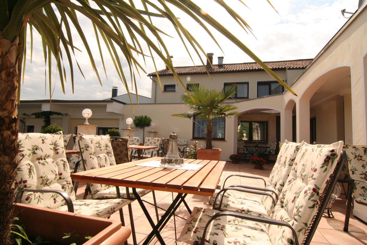 Landhotel Bergischer Hof Gmbh Marialinden Overath Buitenkant foto