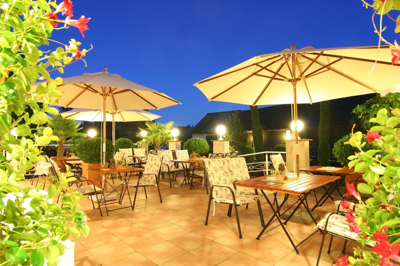 Landhotel Bergischer Hof Gmbh Marialinden Overath Buitenkant foto